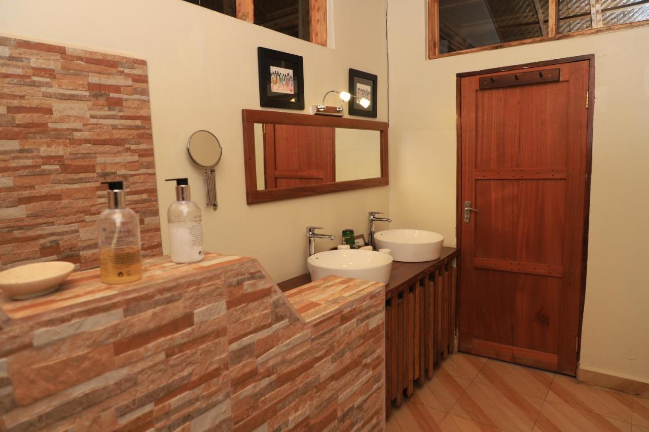 Nkuringo Bwindi Gorilla Lodge 外观 照片